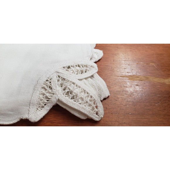 Vintage Linen Embroidered & Bobbin Lace  Dinner Napkins New Old Stock 2 designs - Picture 7 of 12